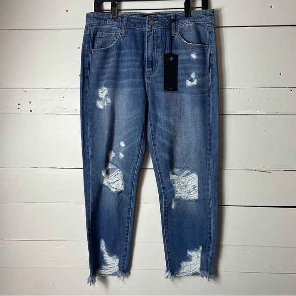 NWT Vervet Distressed Cropped Boyfriend Jeans Size 28 - Picture 1 of 10